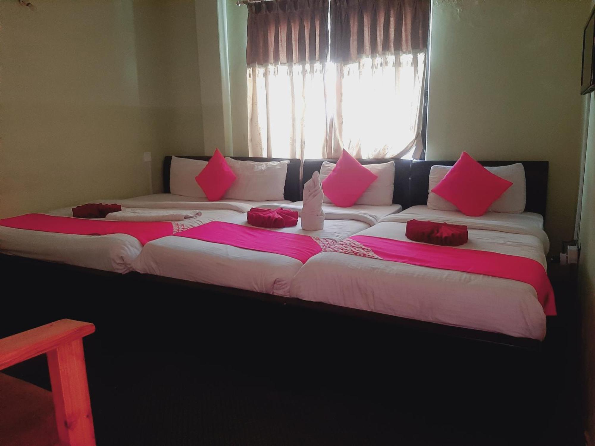Hotel Lake N Yeti بوكْرا المظهر الخارجي الصورة