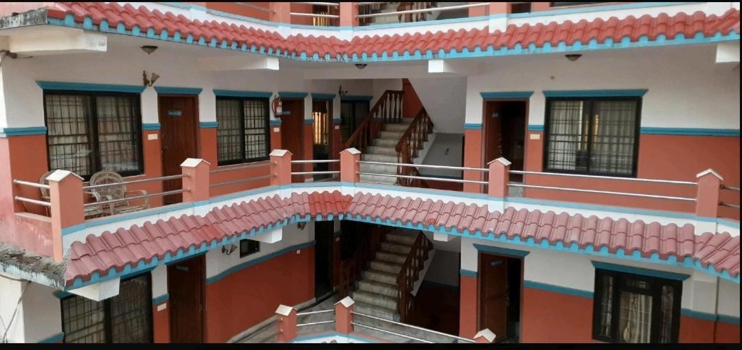 Hotel Lake N Yeti بوكْرا المظهر الخارجي الصورة