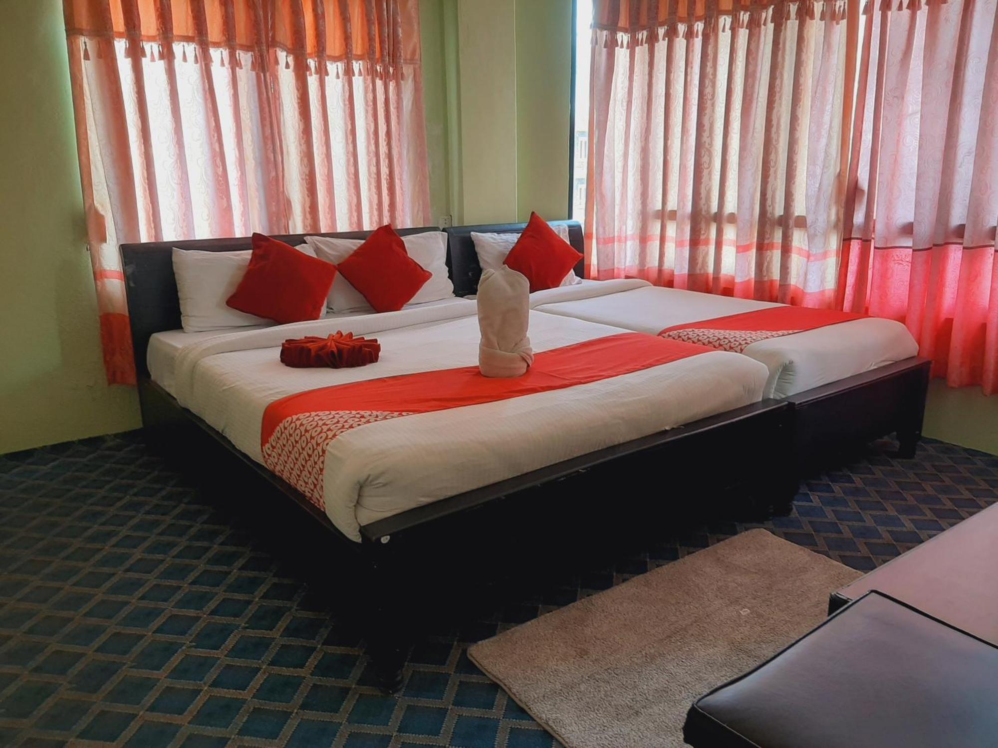 Hotel Lake N Yeti بوكْرا الغرفة الصورة