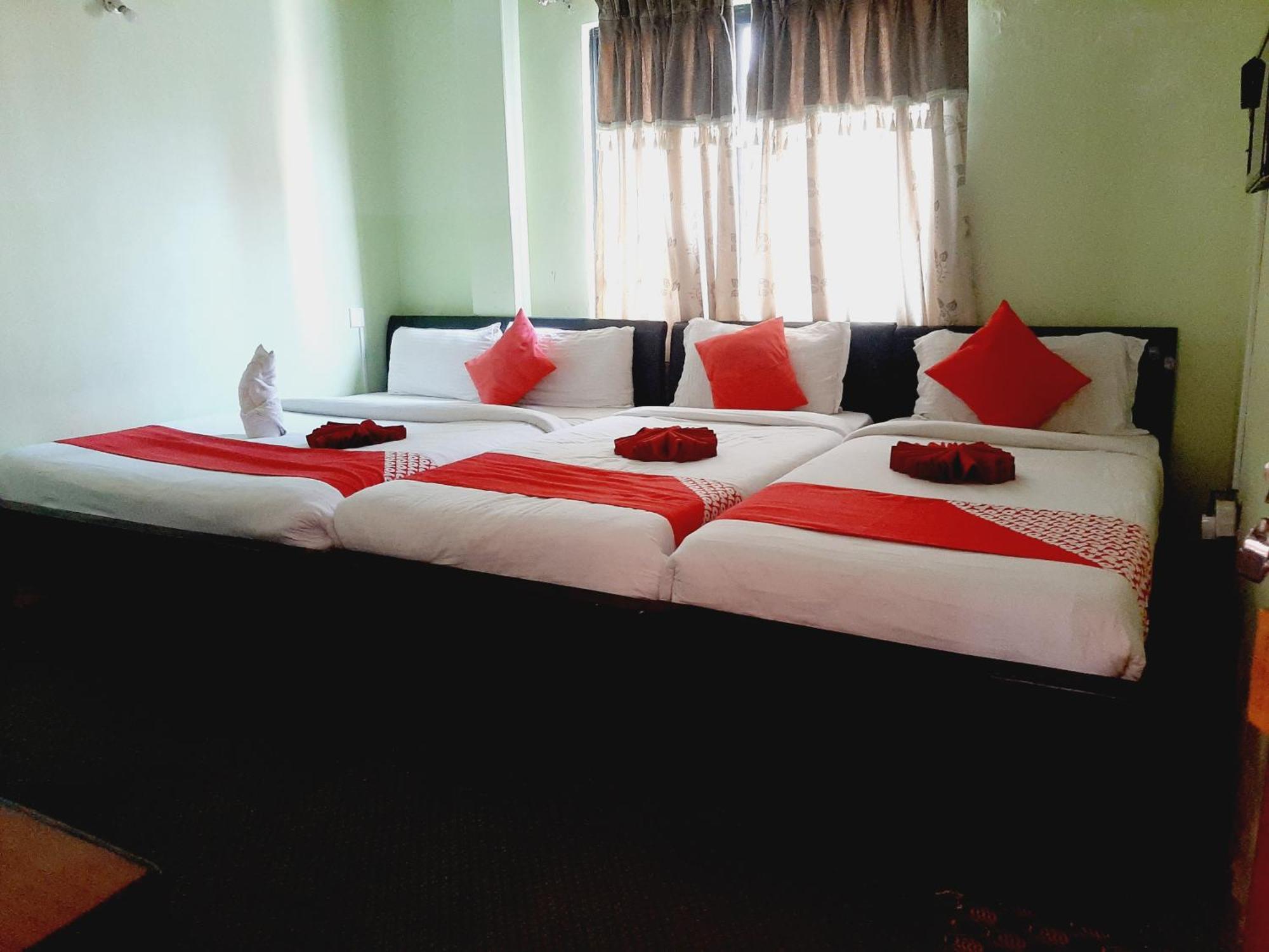 Hotel Lake N Yeti بوكْرا الغرفة الصورة